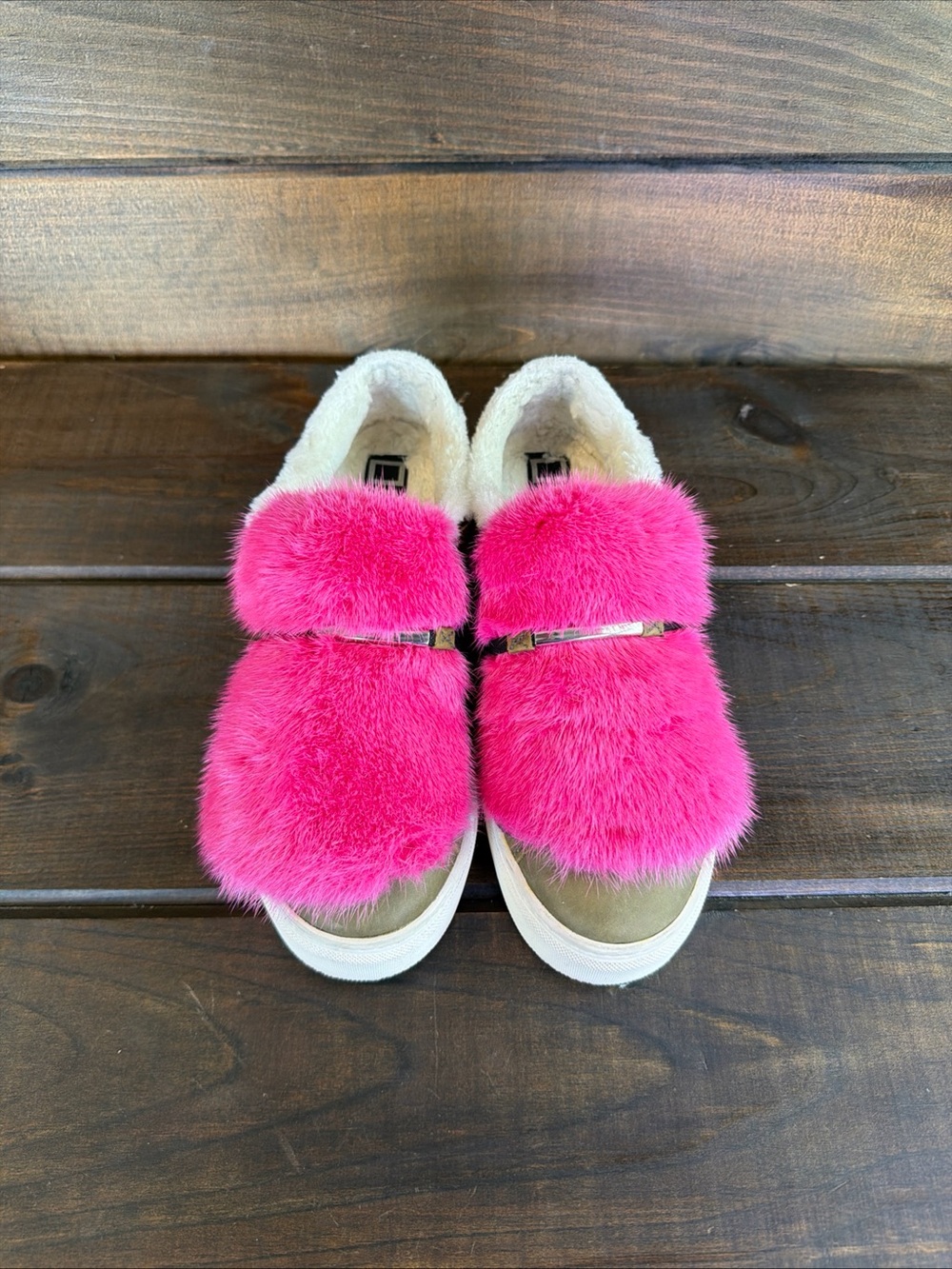D.A.T.E. Olive Green Premium Sneakers Casual Shoes W/ Pink Faux Fur Women Sz 8.5